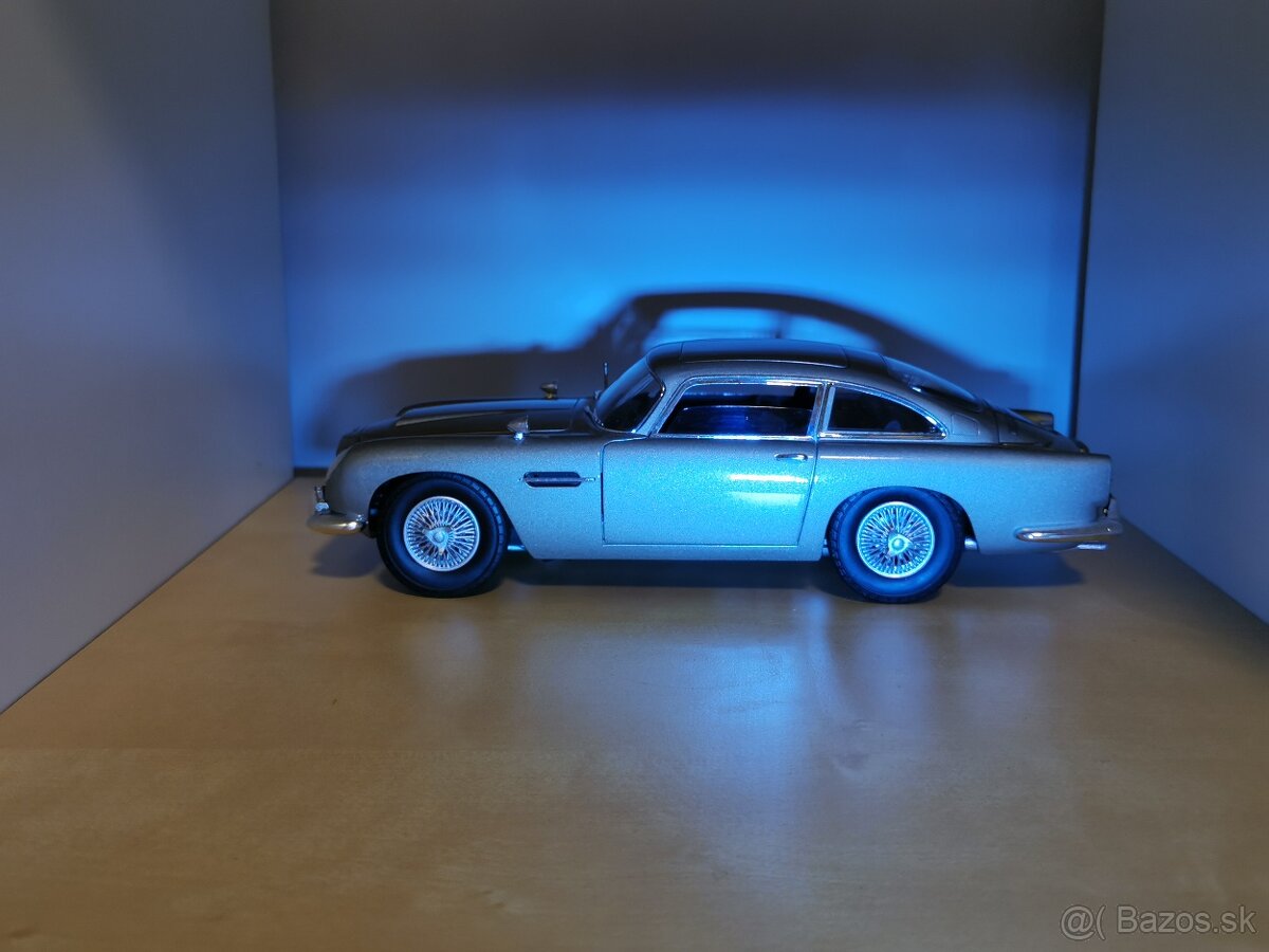 1:18 Aston Martin DB5 (Goldfinger) - 2