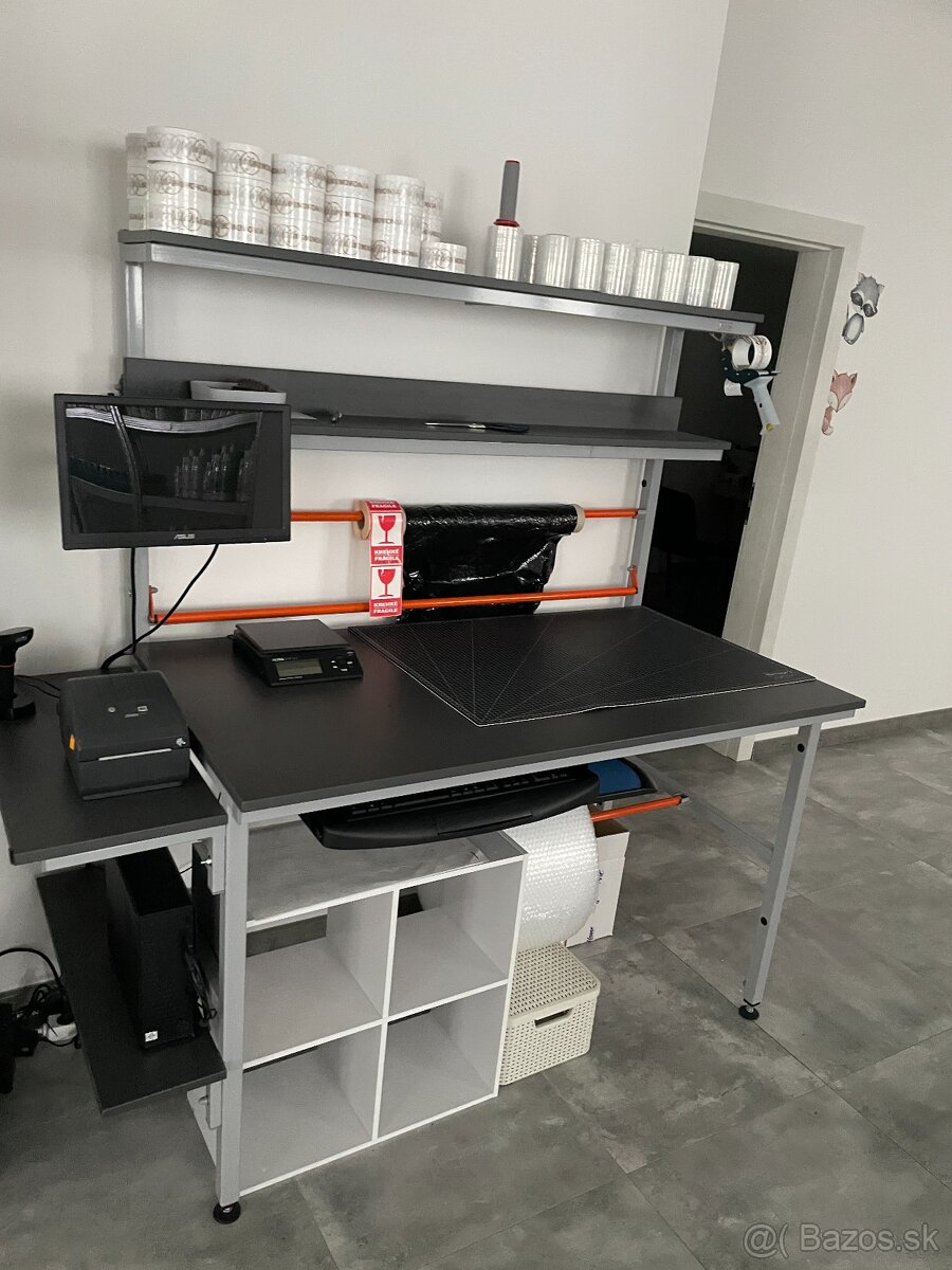 Kvalitné baliace stoly aj s príslušenstvom - 2