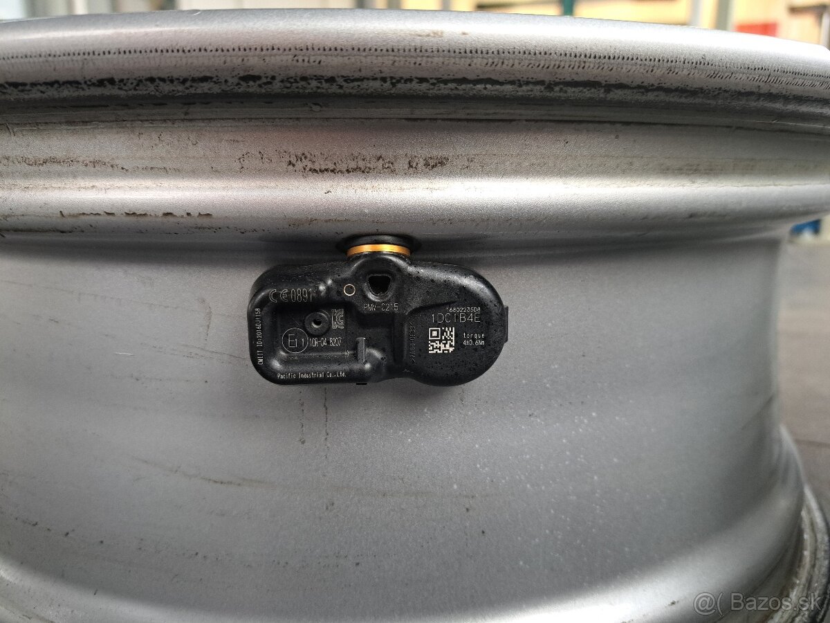 Predám originál alu disky Toyota - 2