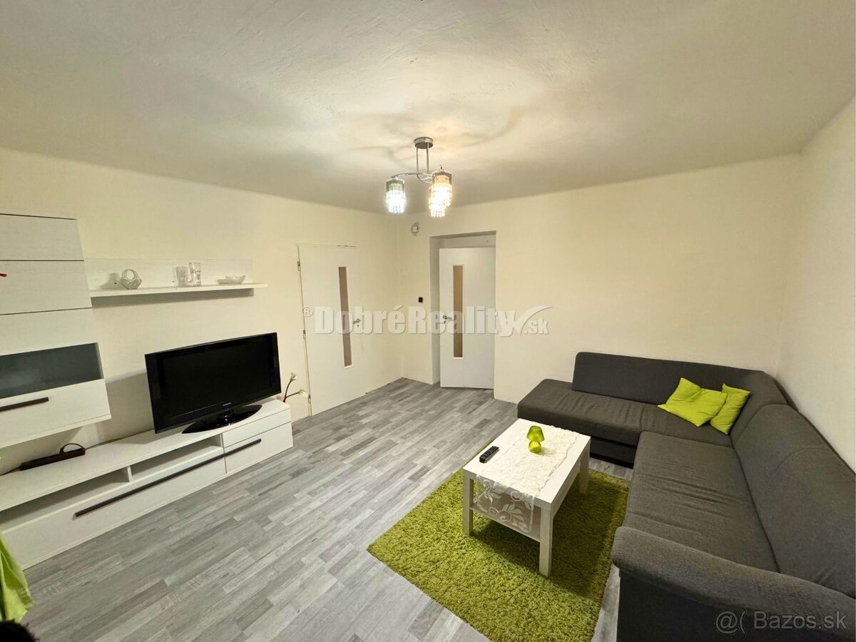 REZERVOVANÉ.......Na predaj 2 izbový veľkometrážny byt v Han - 2