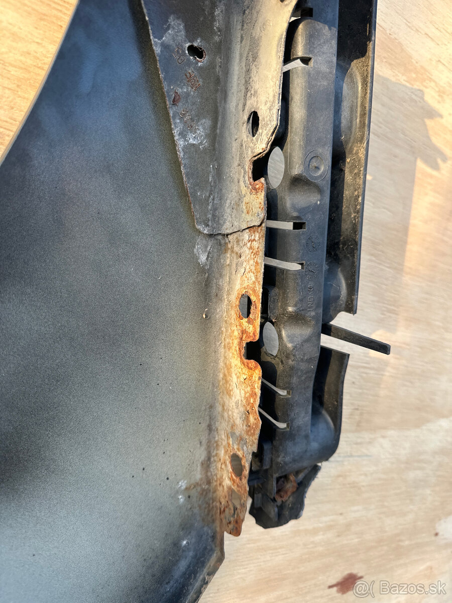 PRODÁM LEVÝ BLATNIK PEUGEOT 407 - 2