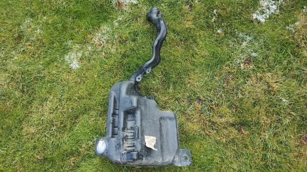 Mercedes W176 W246 W117 Primera P12 - nadobka ostrekovac - 2