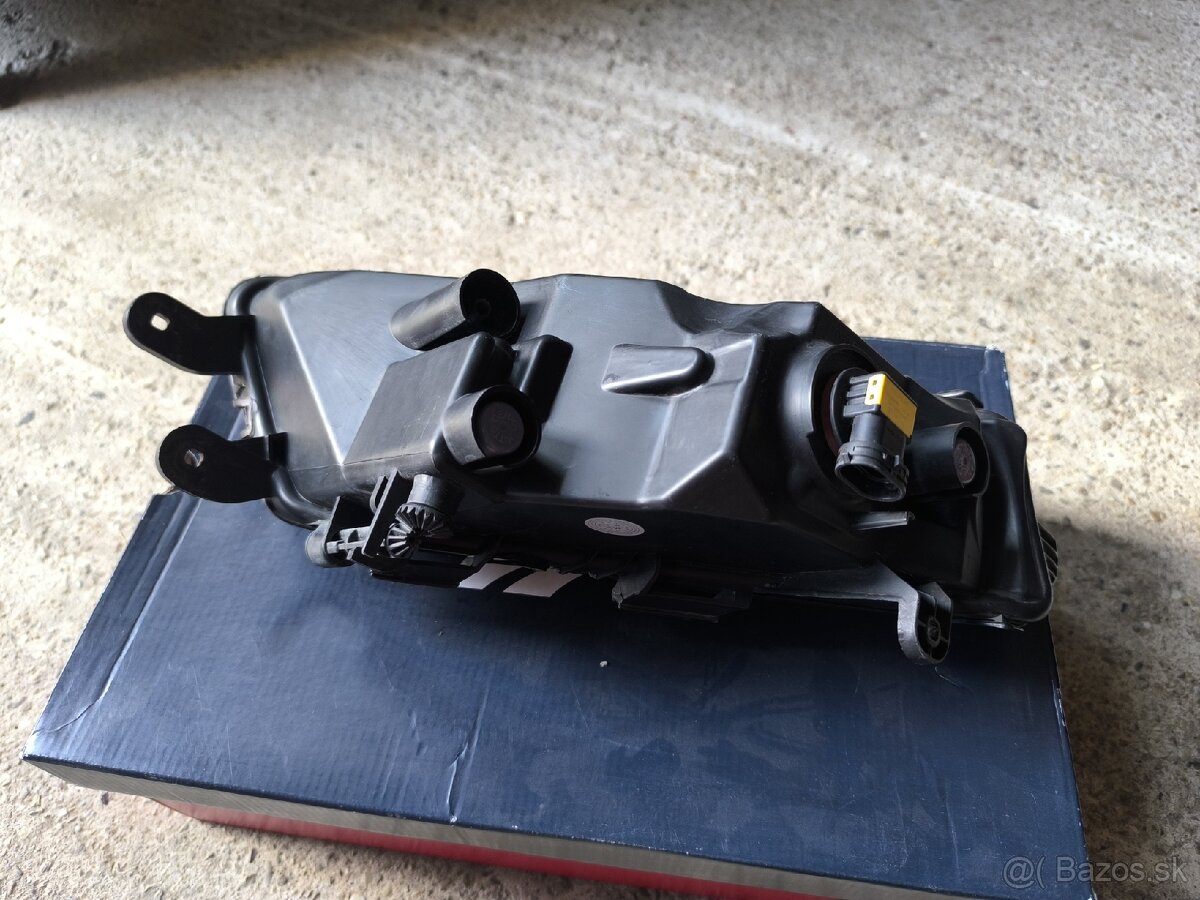 Škoda octavia 3 fl Predna prava hmlovka - 2