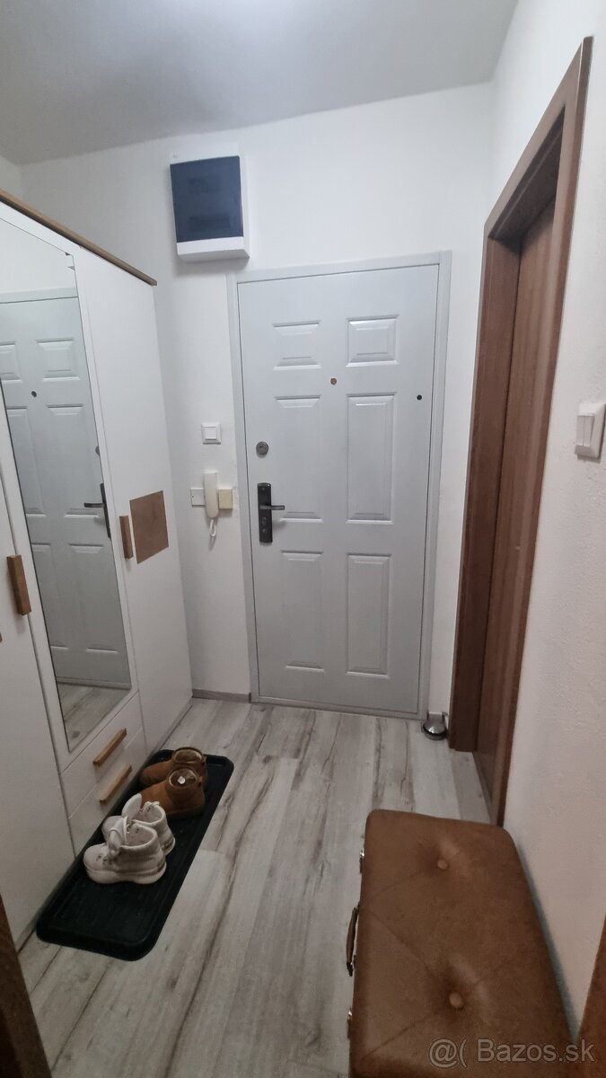 27 m²-kompletne prerobené-hotovo. - 2