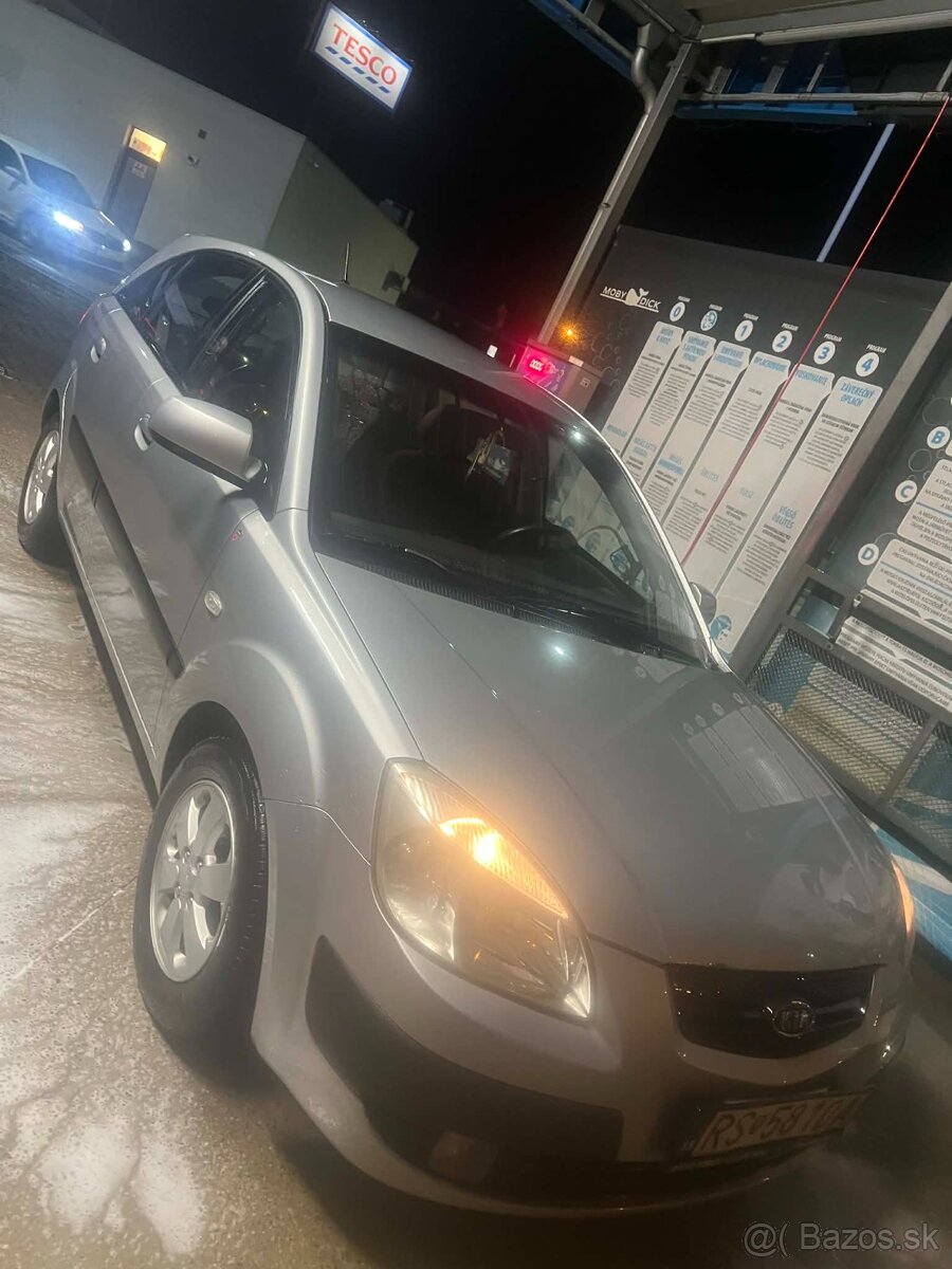 Kia Rio - 2