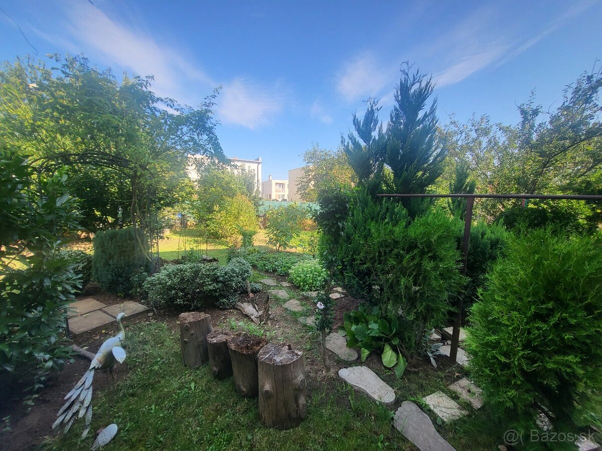 5-izb.RD v obci Šoporňa - 2