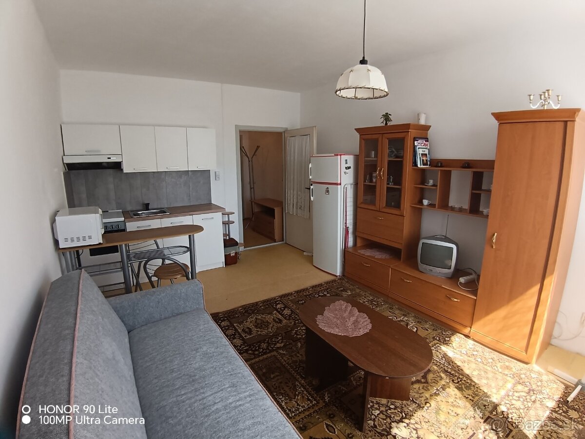 Predaj garsónka ,Perecká ul., Levice , 24 m2 - 2