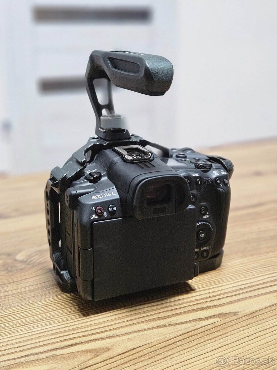 Canon R5C + SmallRig klietka - 2