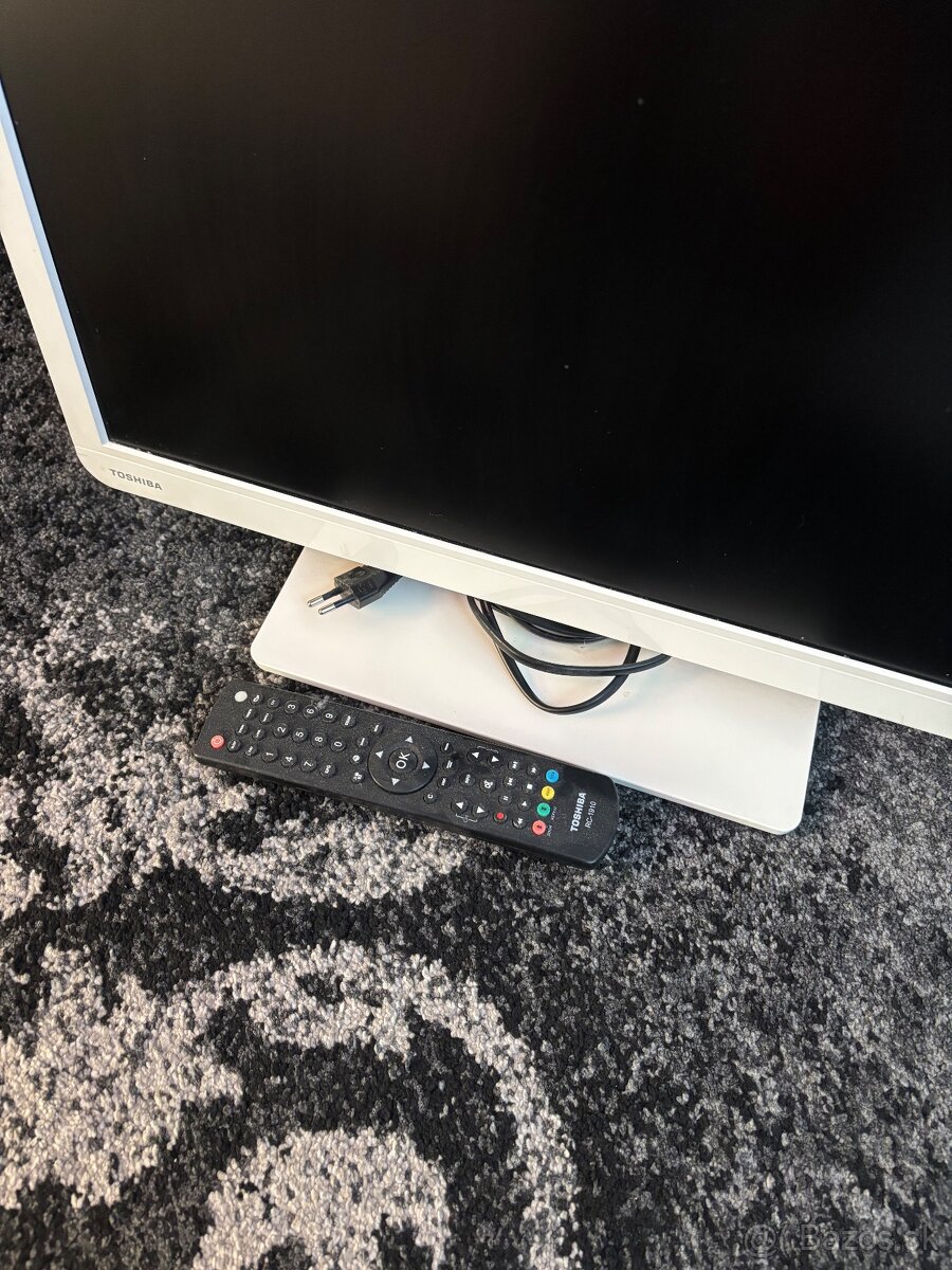 TOSHIBA LCD COLOUR TV - 2