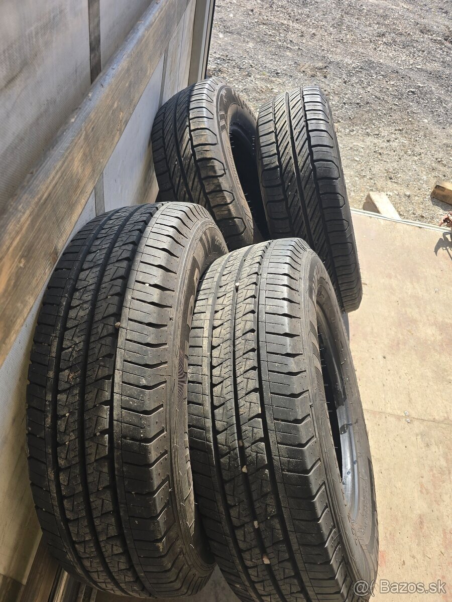 Predam letne pneu 225/75r16C - 2