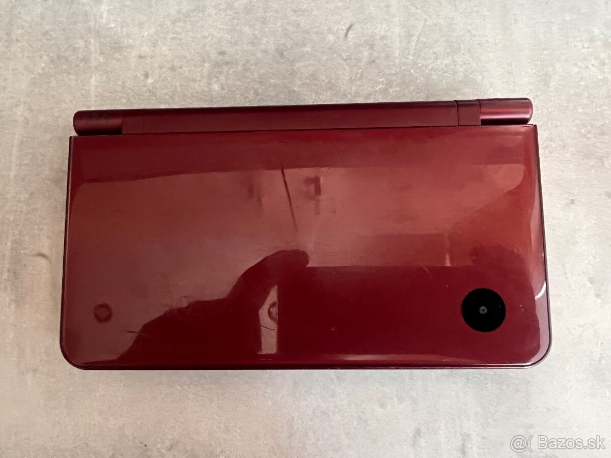 Nintendo DSi XL - 2