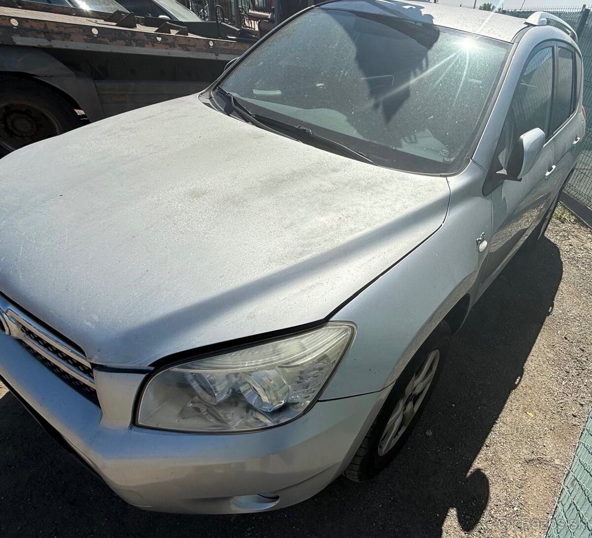 Toyota Rav 4 2,2D 4x4 - 2