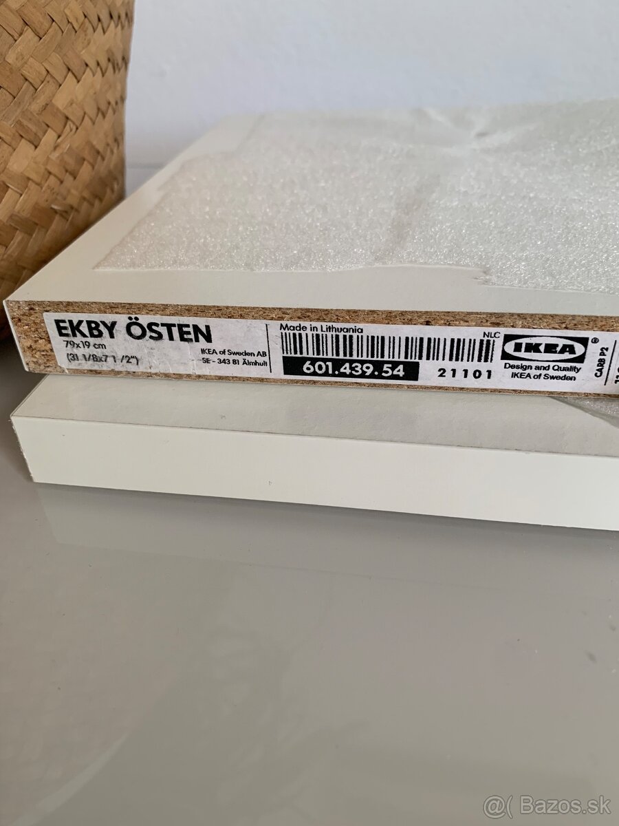 Biele police Ikea - 2