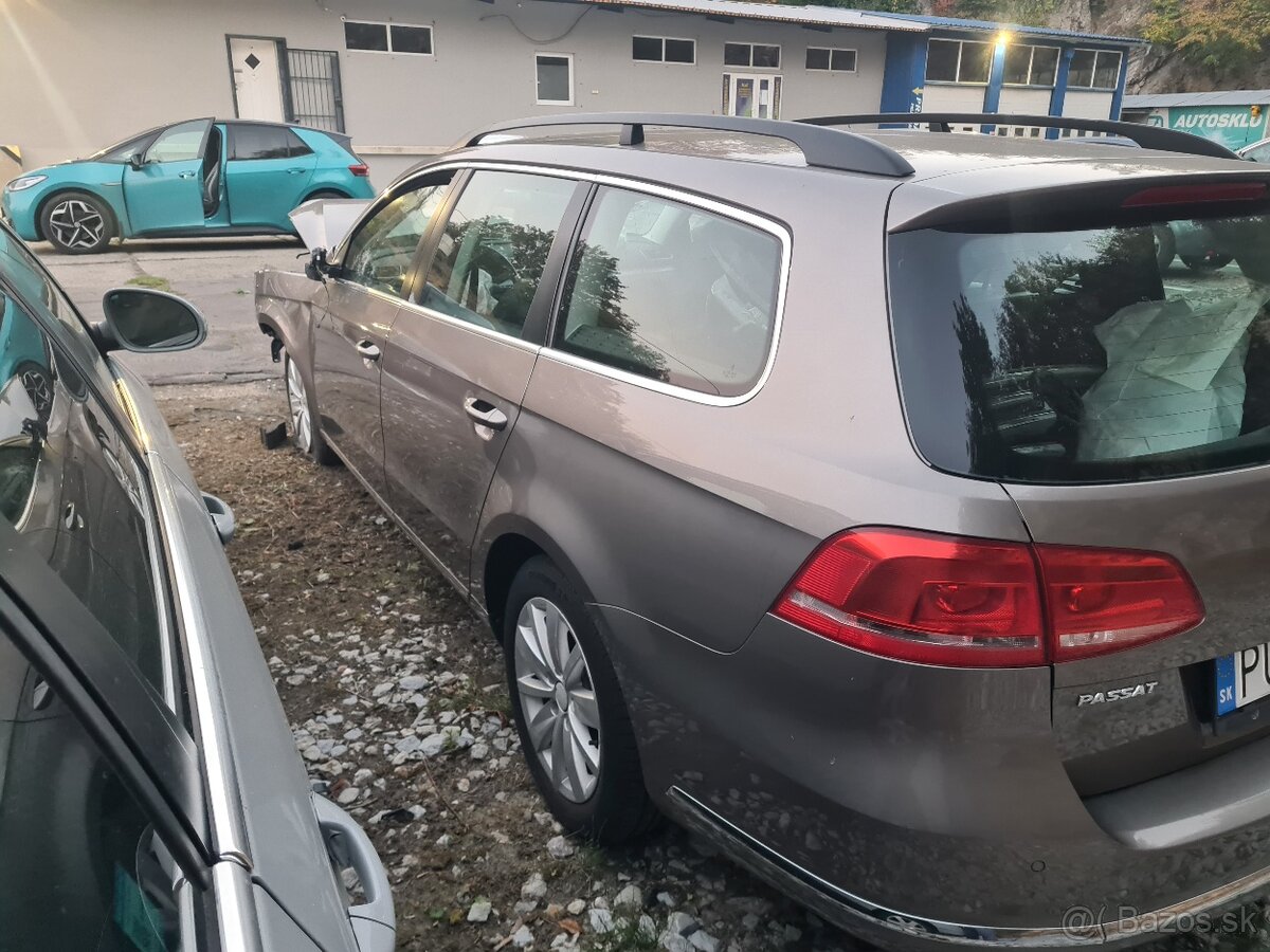 Volkswagen Passat 2011 Combi Automat - 2