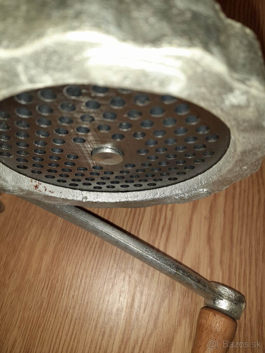 Mlynček na mäso č. 22 - 2