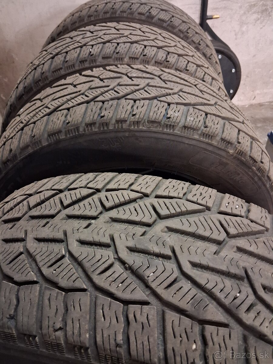 Zimne pneumatiky 225/60/r17 - 2