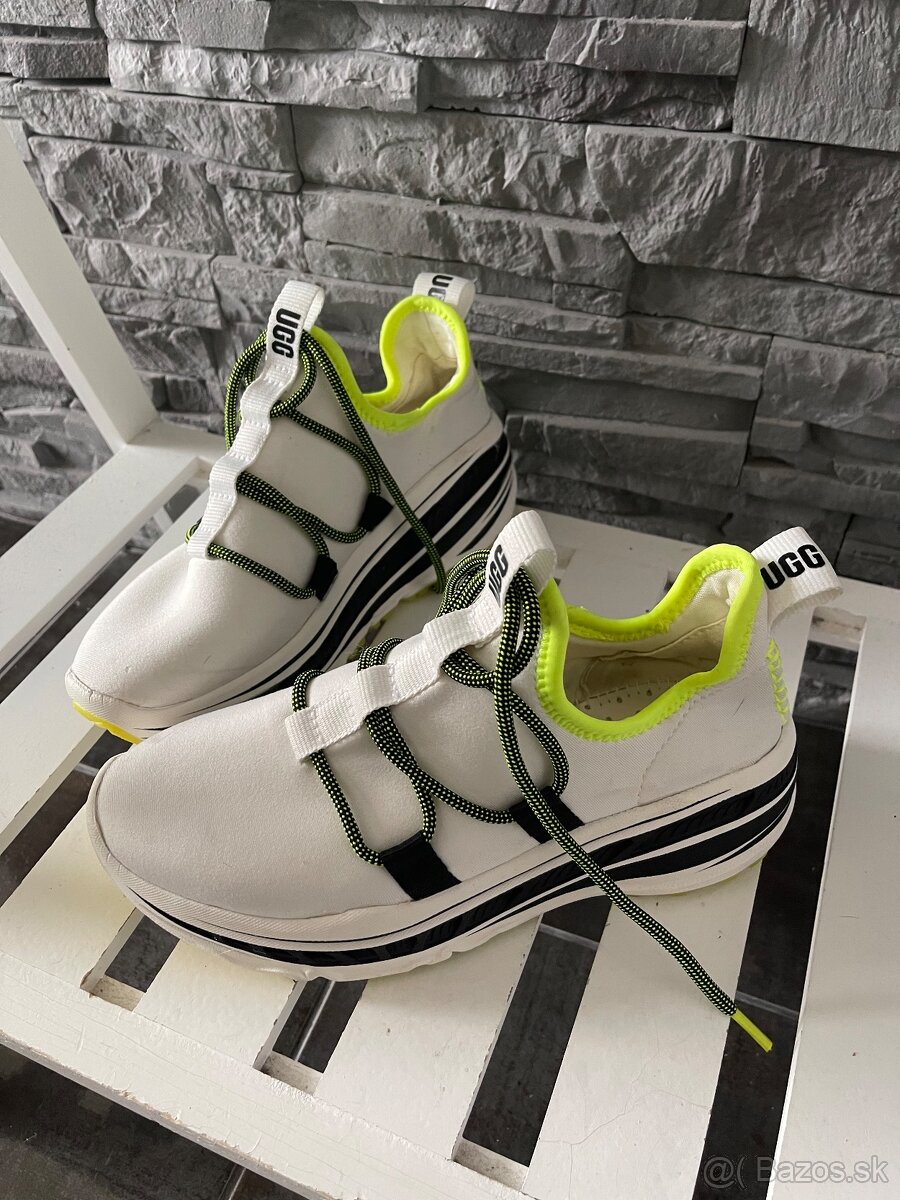 UGG v.38 - 2