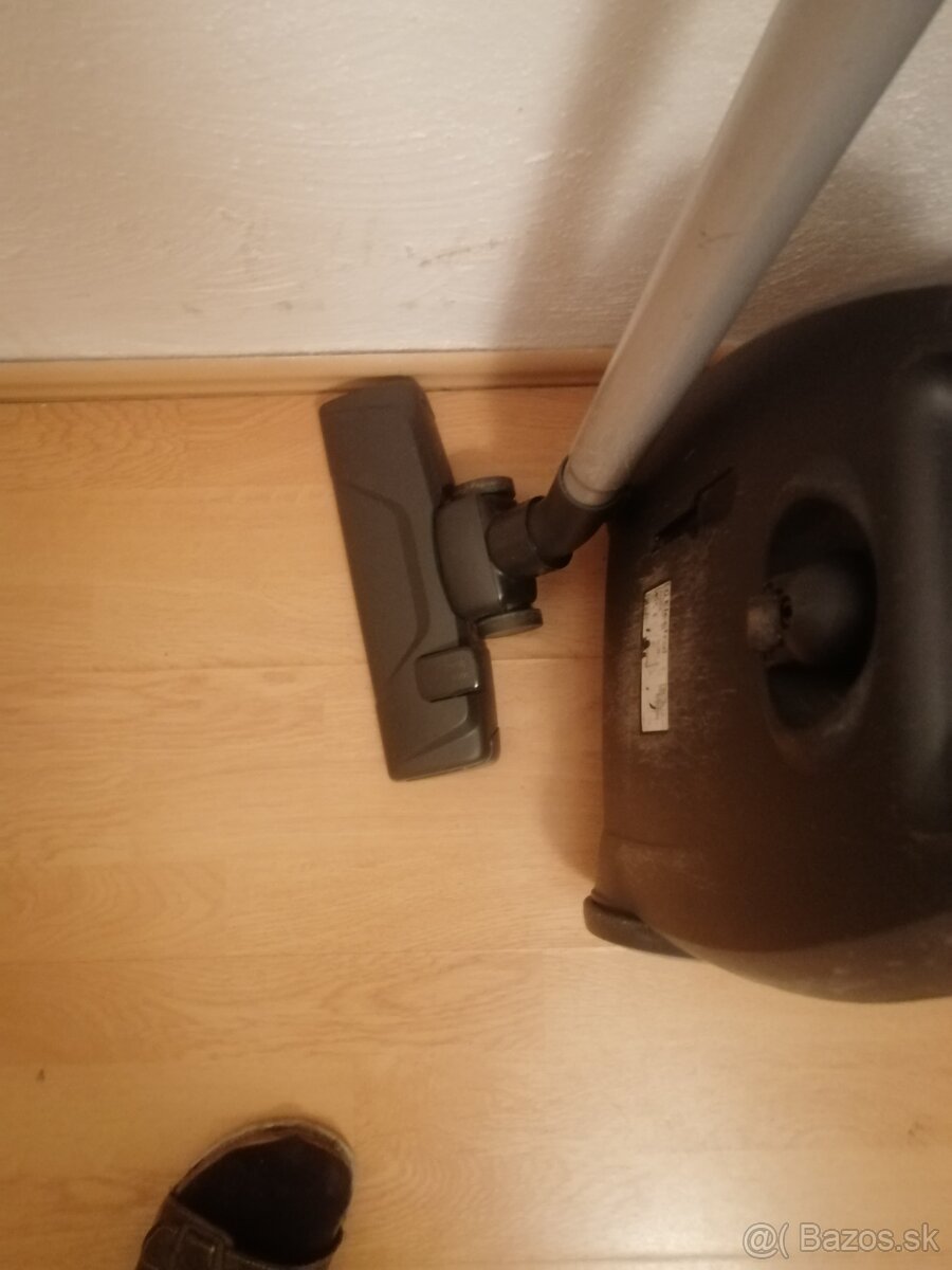 Predám vysávač elektrolux - 2