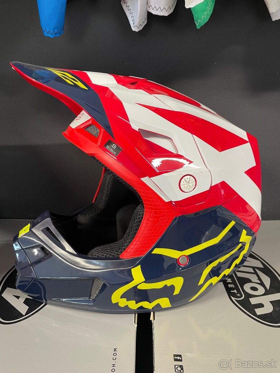 Fox v2 Nove Mx prilby ,