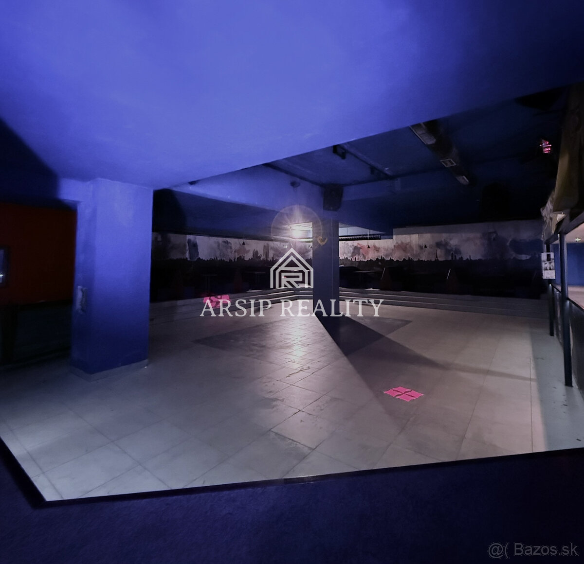 Na prenájom: Obchodný priestor 500 m² v centre Humenného I - 2