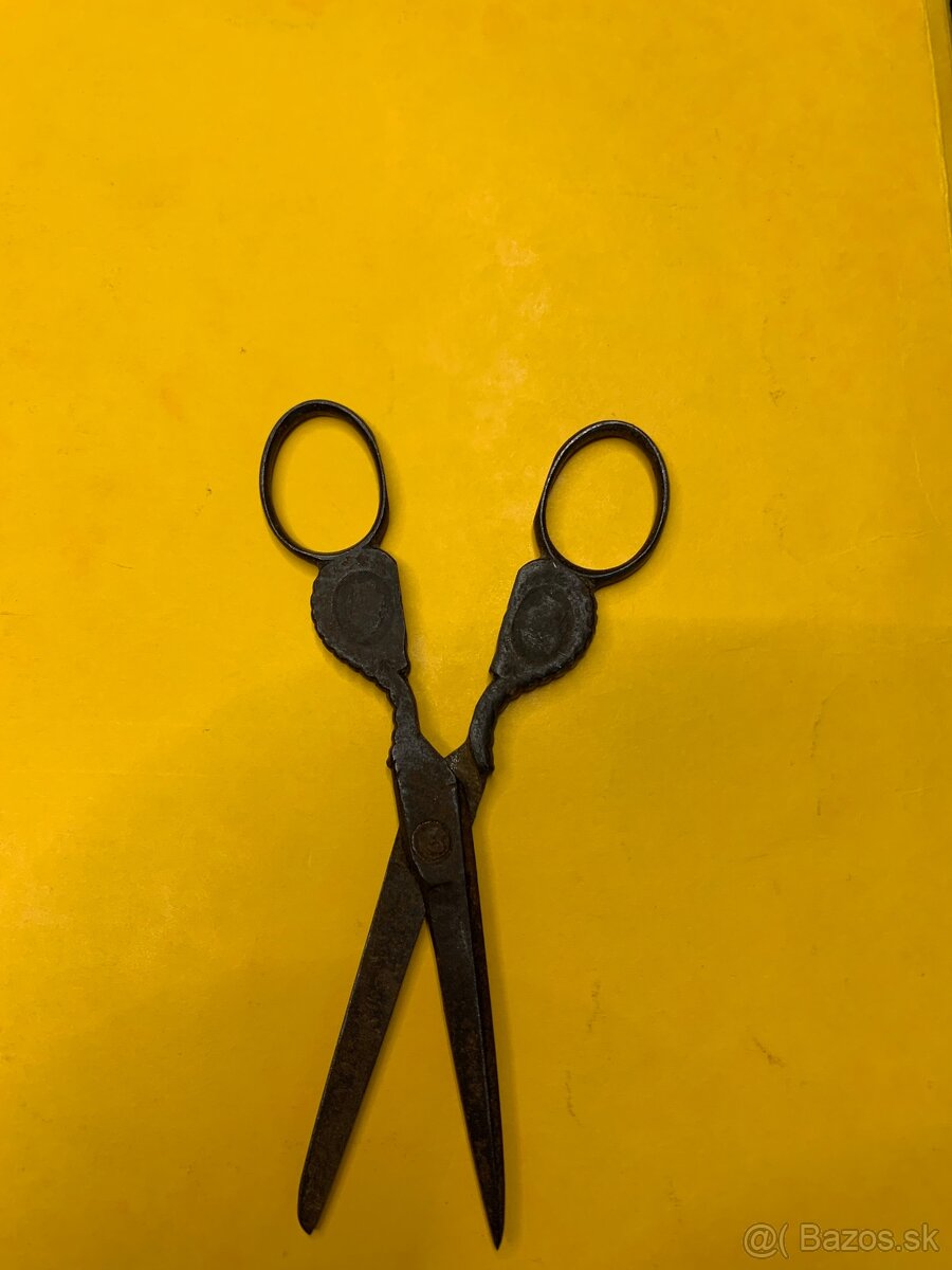 Noznice starozitne - 2