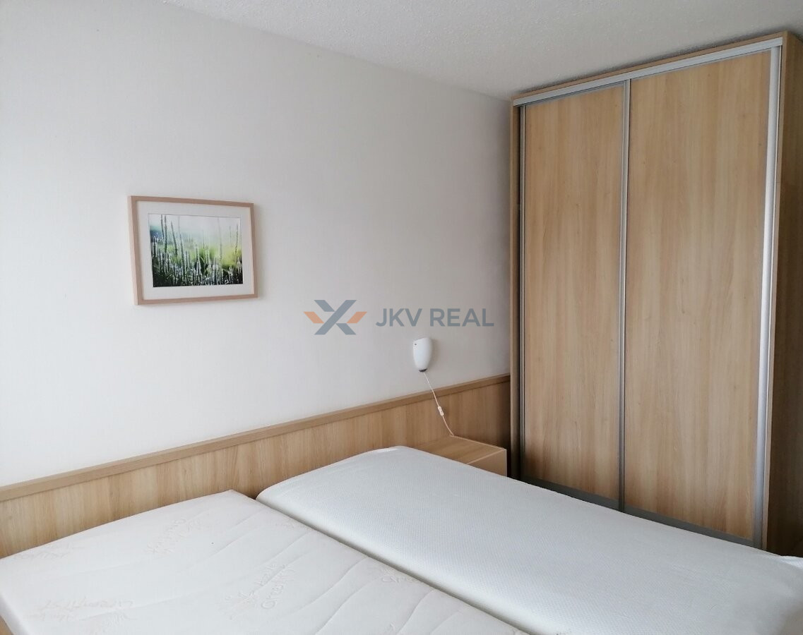 Prenájom priestranného 2-izbového bytu - 2