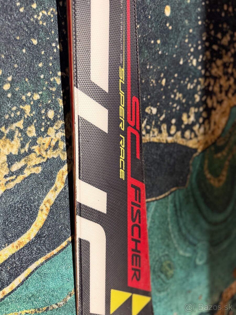 Lyze, lyziarky, palice - 2