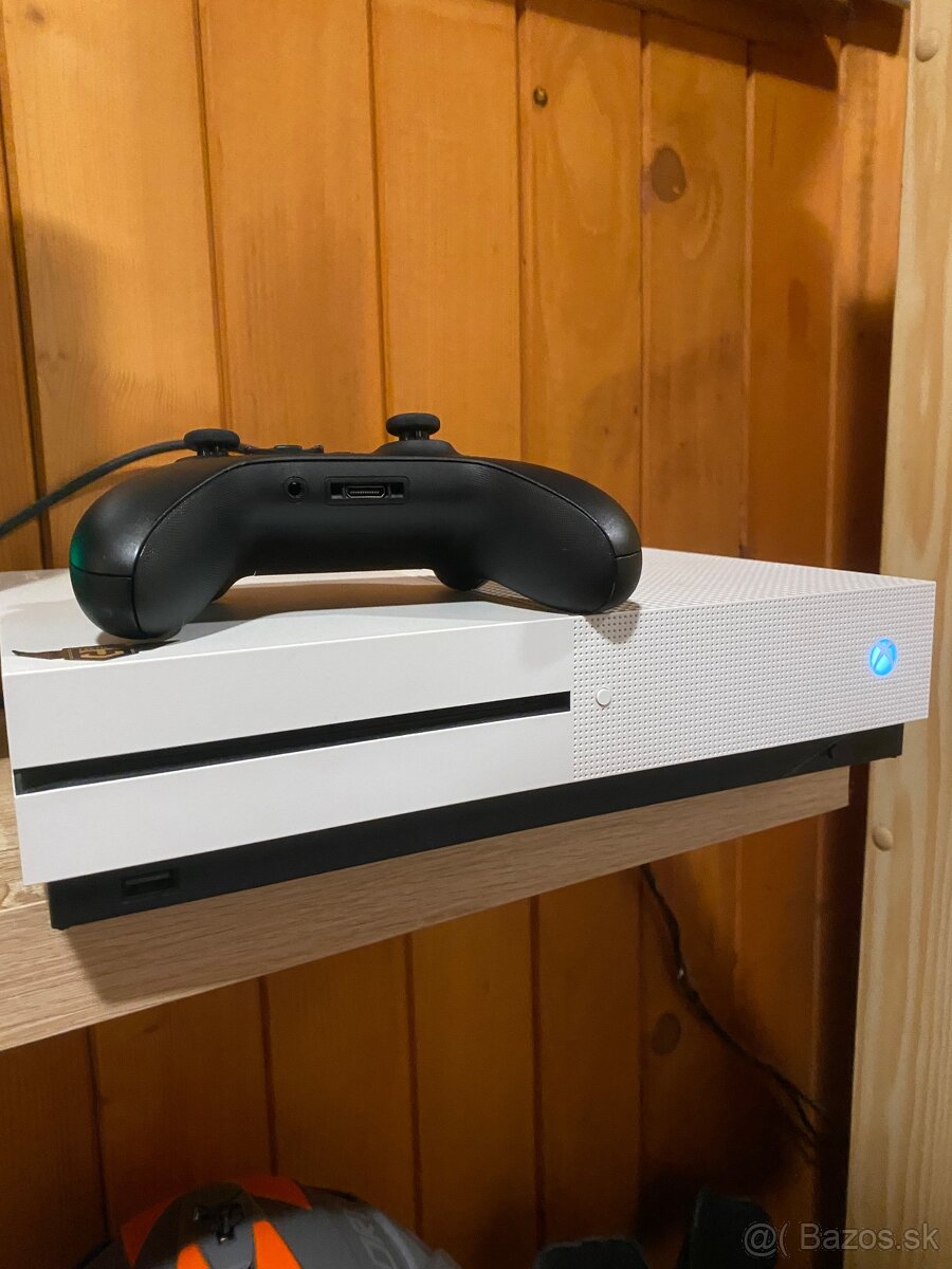Xbox one s 1TB - 2