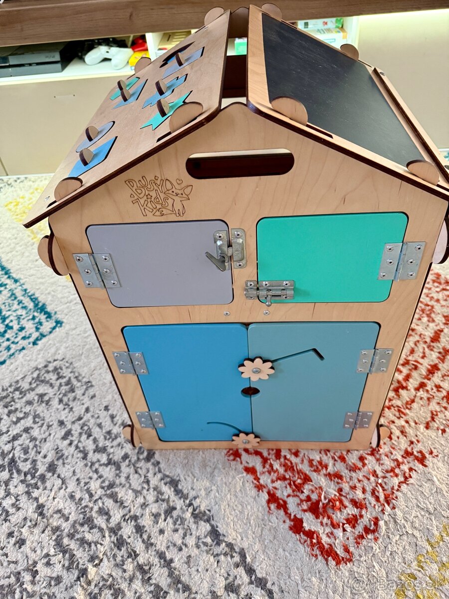 Predam Activity Board Domček Montessori BA-5 - 2