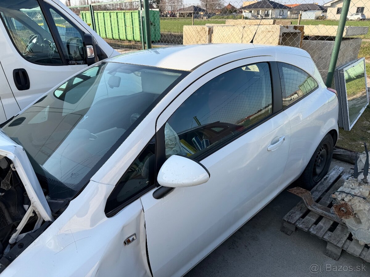 Opel Corsa Automat - 2
