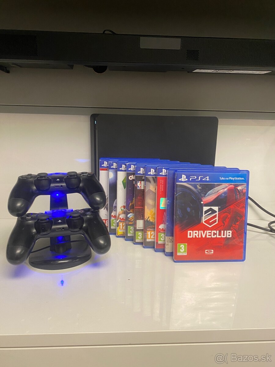 Playstation 4 2 originálne ovládače a 9 hier - 2
