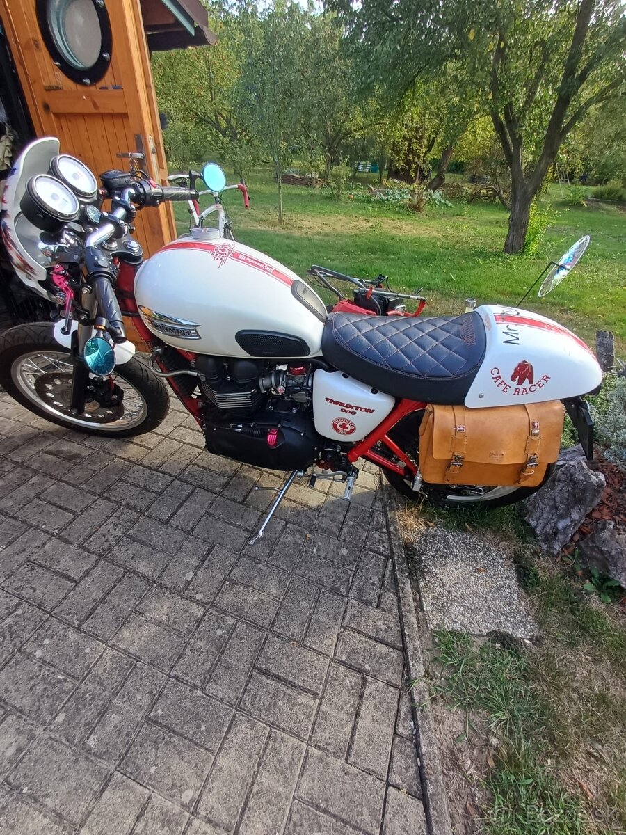 TRIUMPH THRUXTON - 2