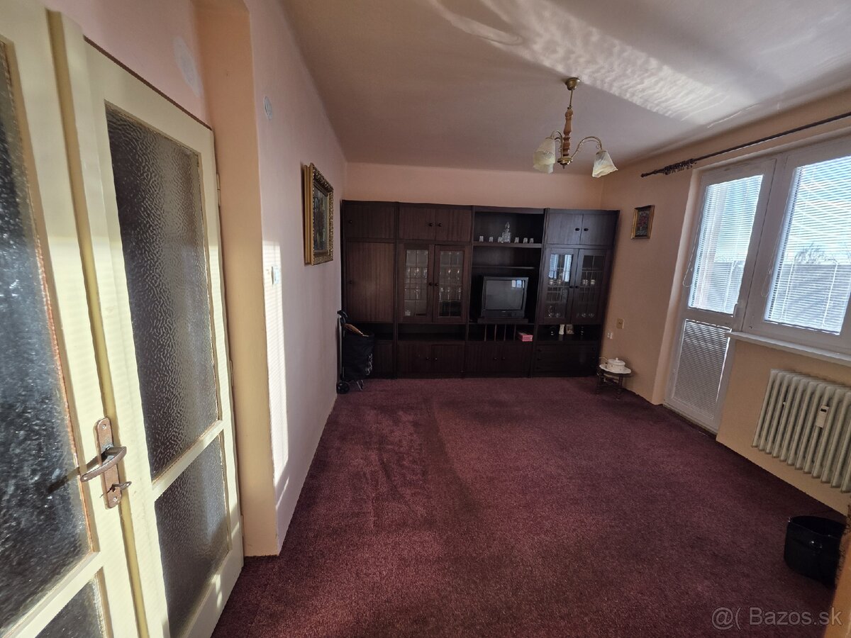 Predám 2 izbový byt - Levice - 2