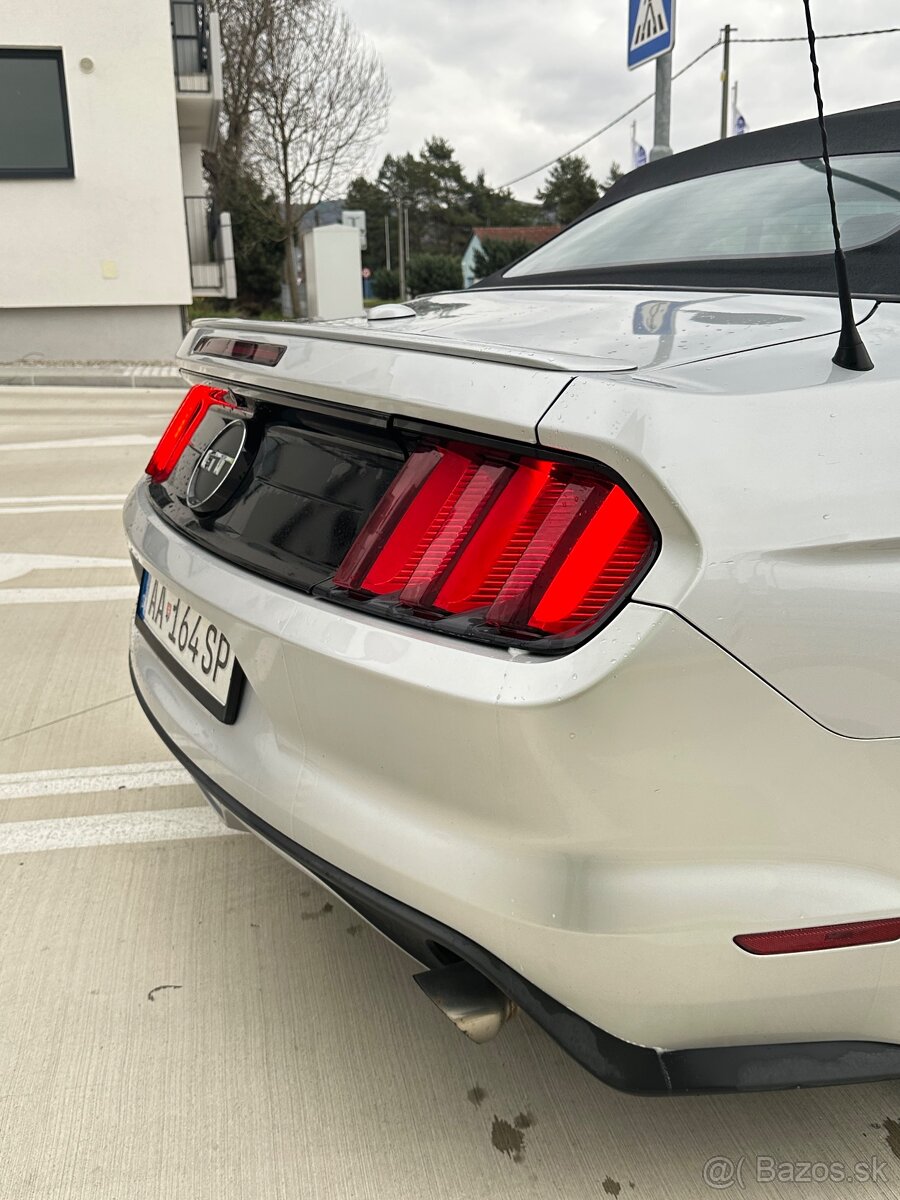 Ford Mustang cabrio 2.3 Ecoboost Automat,Kamera,Nové pneu - 2