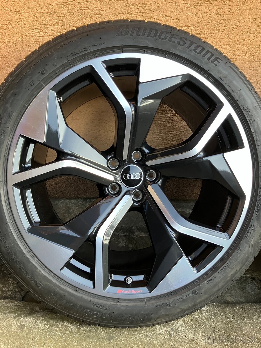 Letná sada Audi Q8 E-Tron - 2