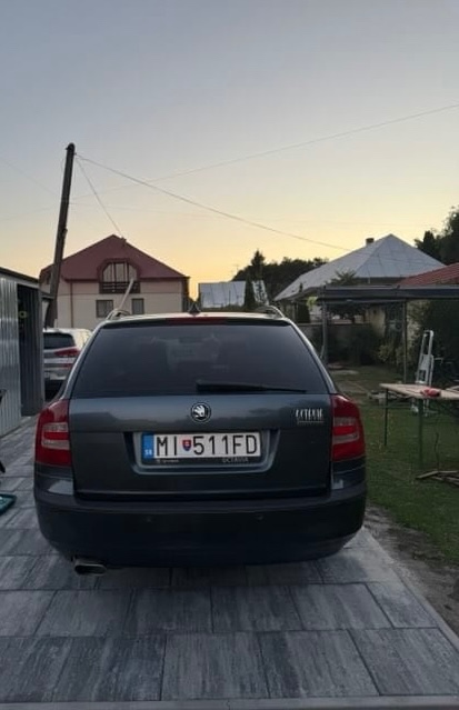 Škoda octavia 1.6 FSI 85KW - 2