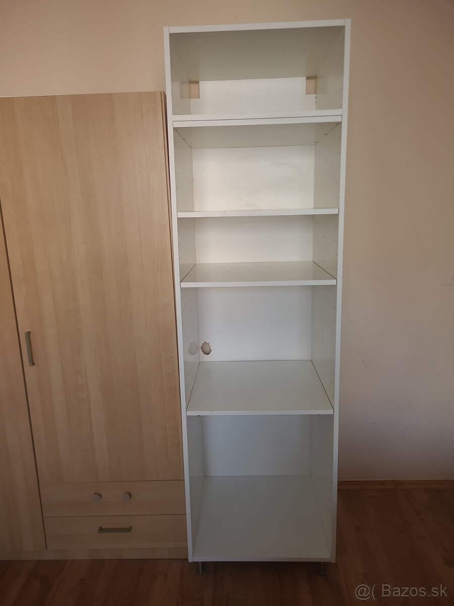 Skriňa biela s policami - 2