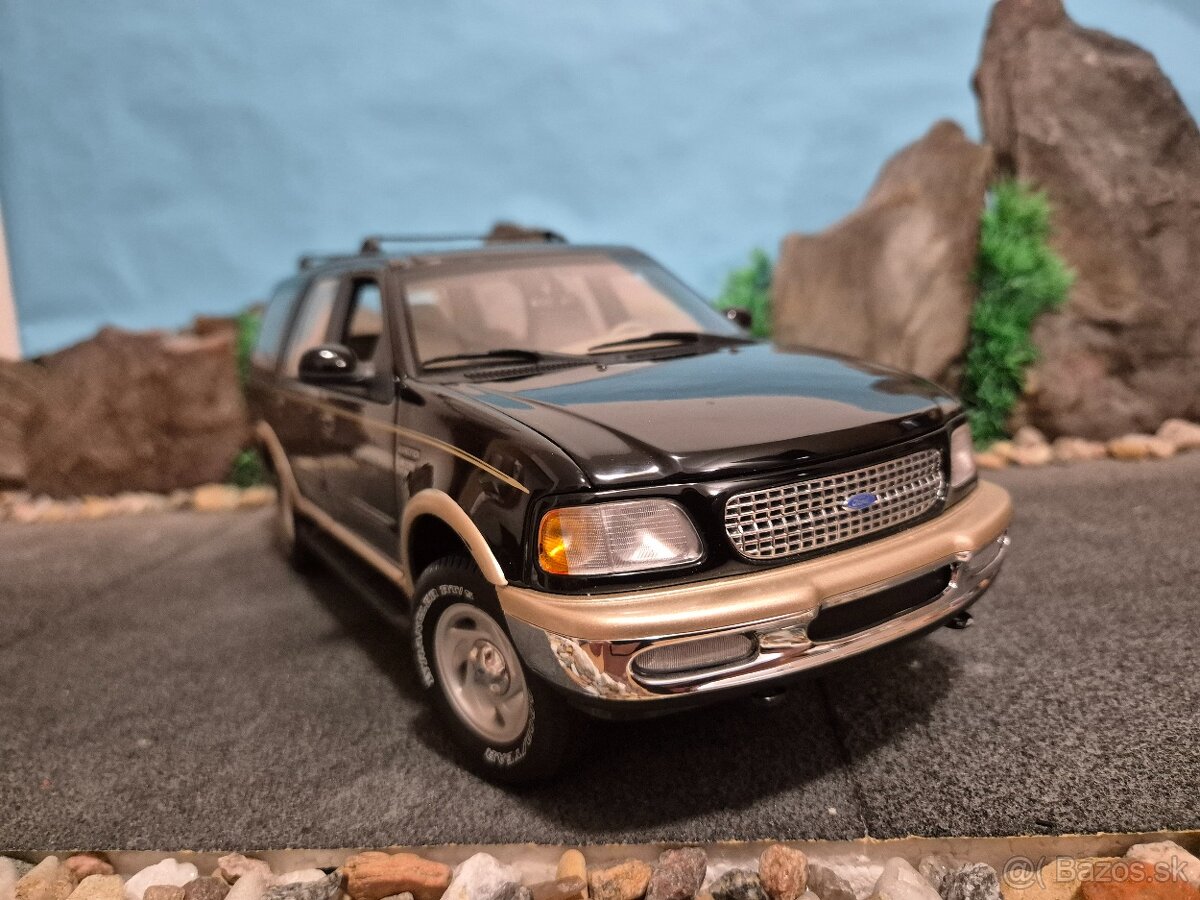 Prodám model 1:18 Ford Expedition 1997 - 2