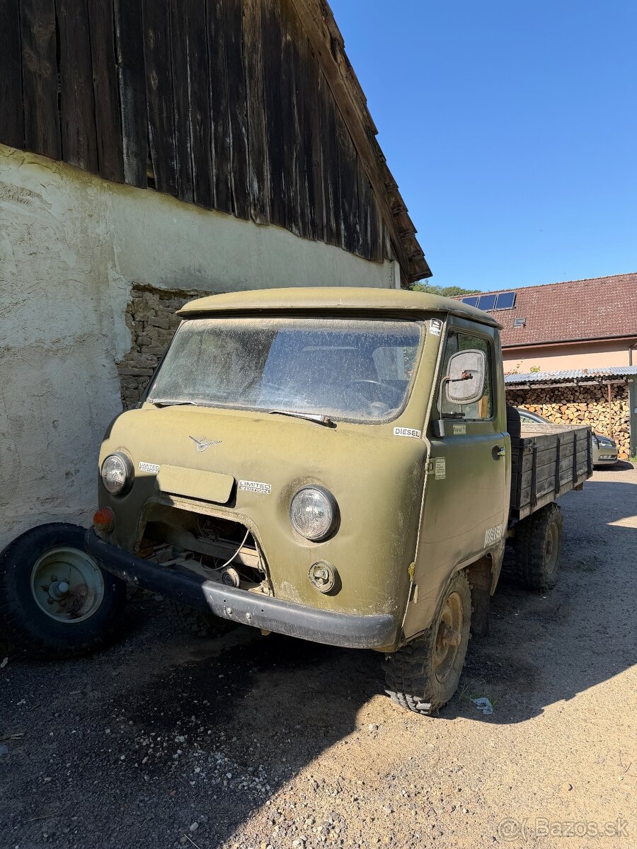 Uaz 452 - 2