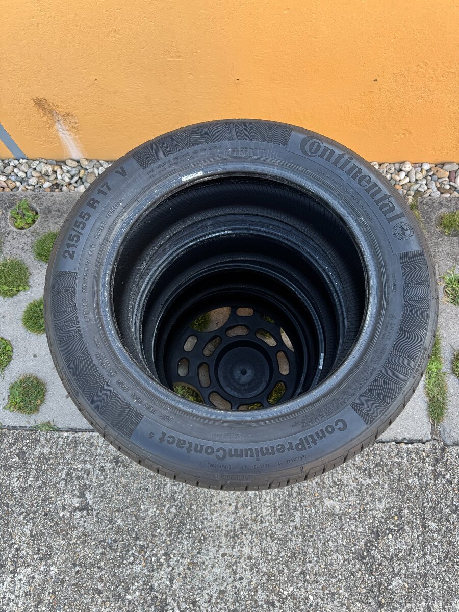 Continental - 215/55 R17 94V - 2