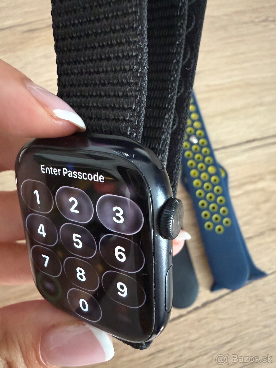 Apple Watch 8 45mm - 2