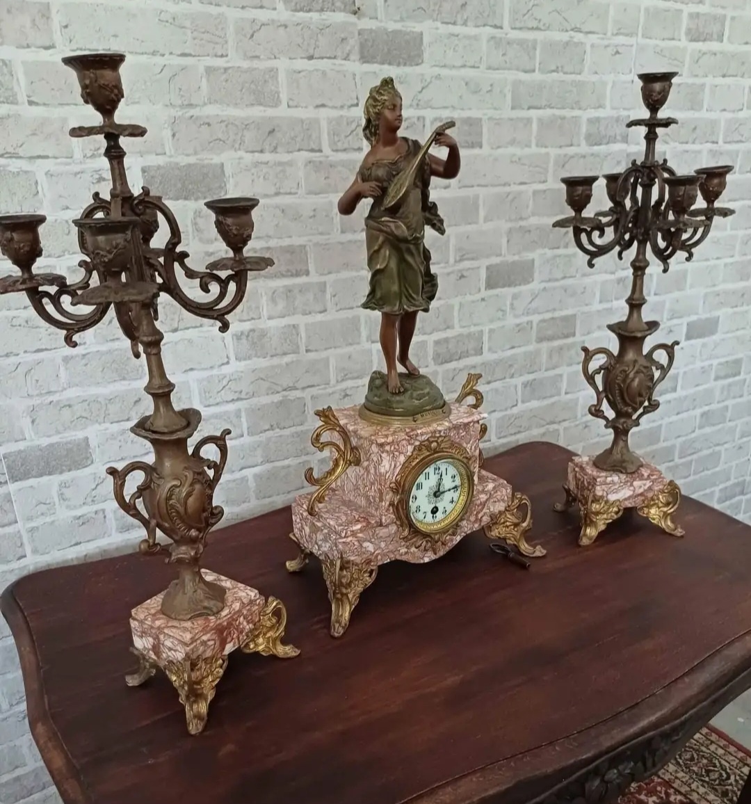 Staroẓ̌itné hodiny - 2