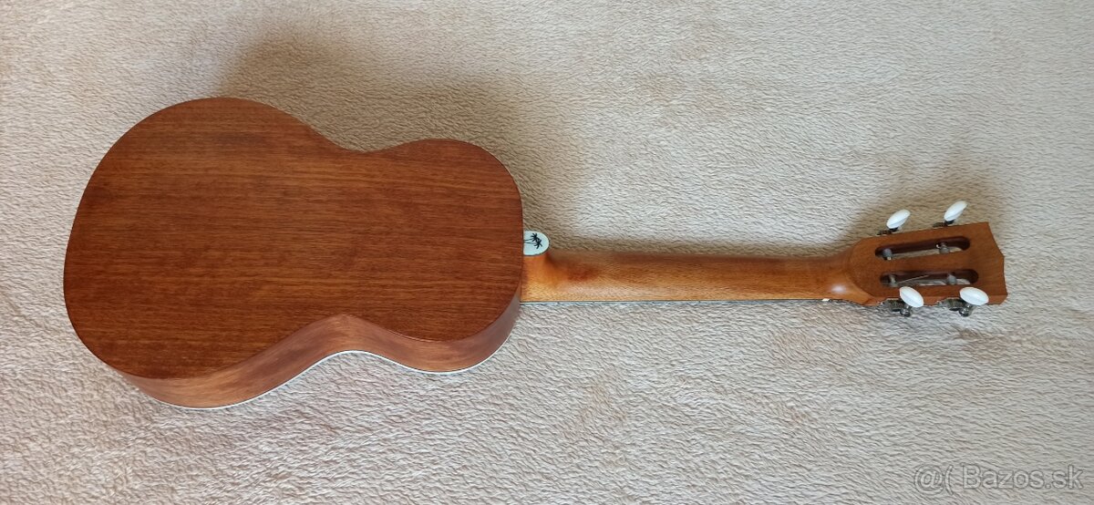 Predam ukulele MAHALO MP3. - 2