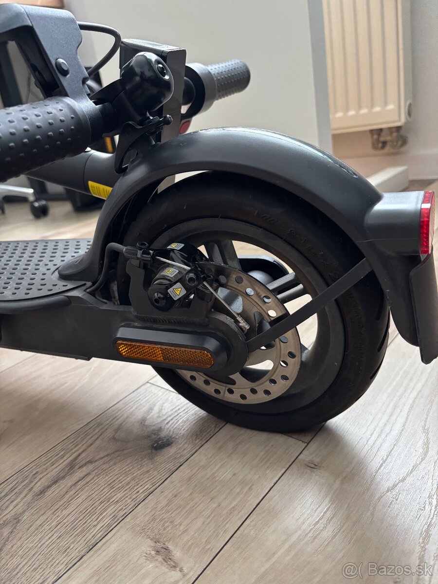 Xiaomi Mi Electric Scooter Pro 2 - Elektricka Kolobezka - 2