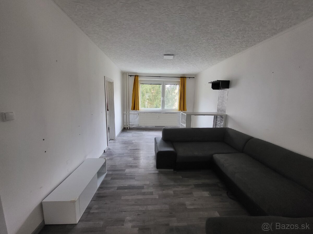 Predam 4izbovy byt Zakvasov 1521 - 2