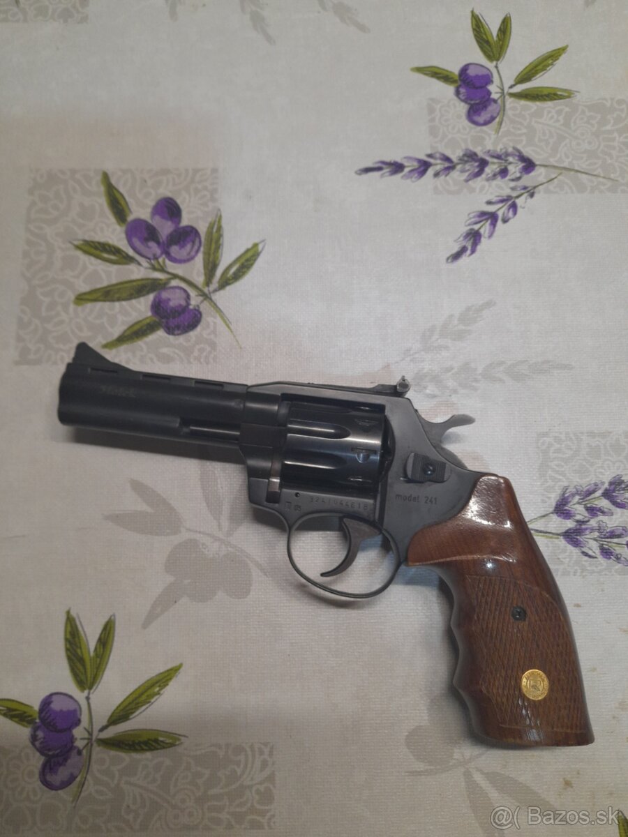 Predám Holek 241 cal.22LR - 2