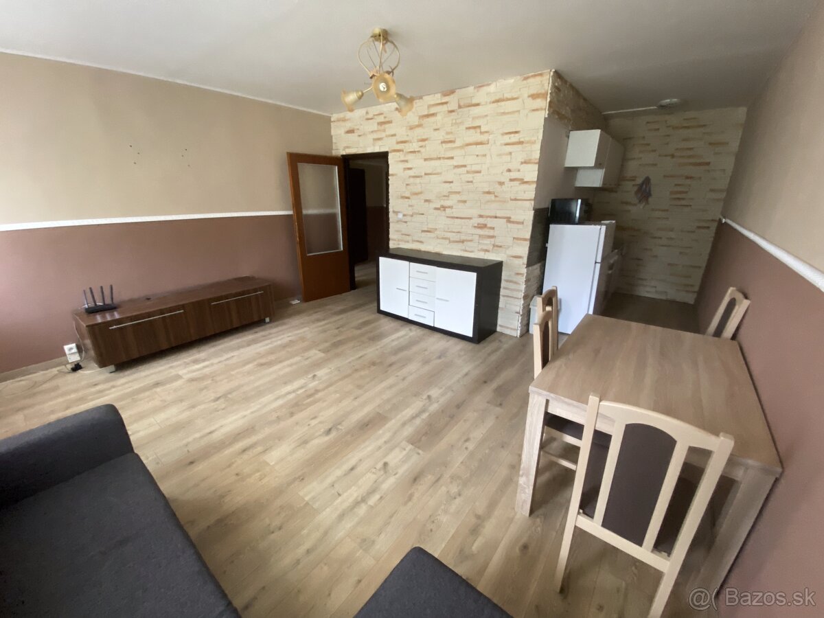 Priestranný 1,5 izbový byt na máji - 2