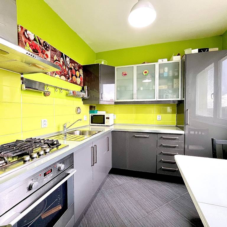 Priestranný 3-izbový byt na prenájom – Petržalka, Bratislava - 2