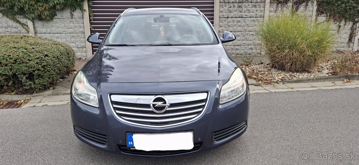 Predám Opel Insignia Combi 2.0 CDTI 81Kw R.V.2012 Zachovalé - 2
