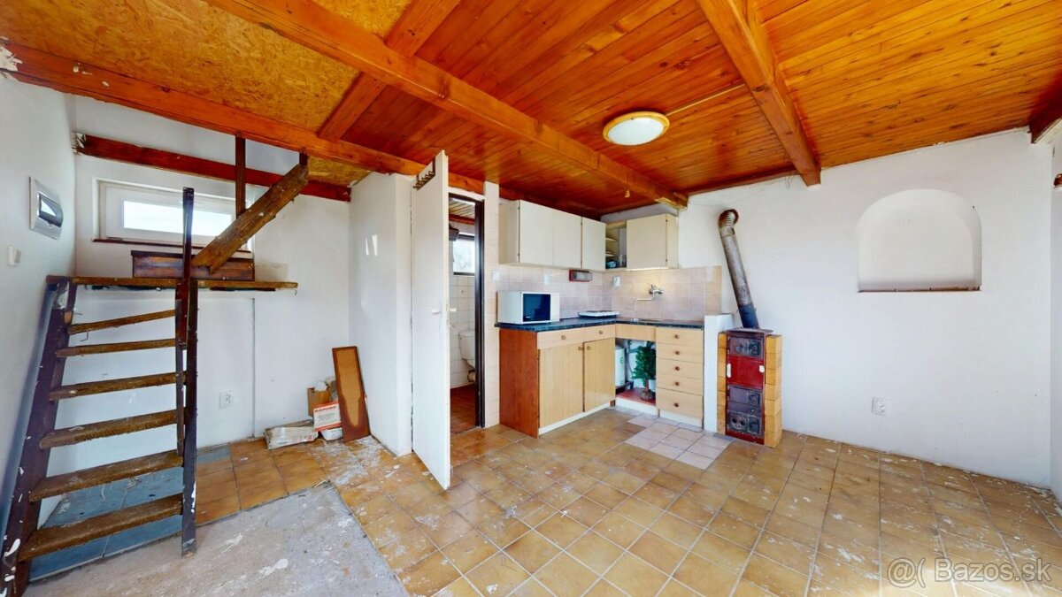 Chata so záhradou 360 m2 v Hamuliakove - 2